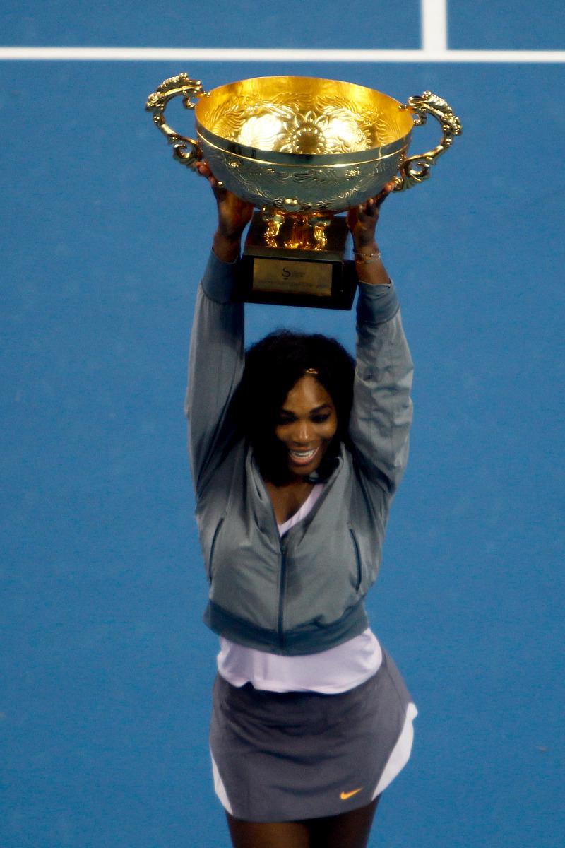 网球传奇谢幕,球迷泪洒赛场 网球传奇谢幕,球迷泪洒赛场