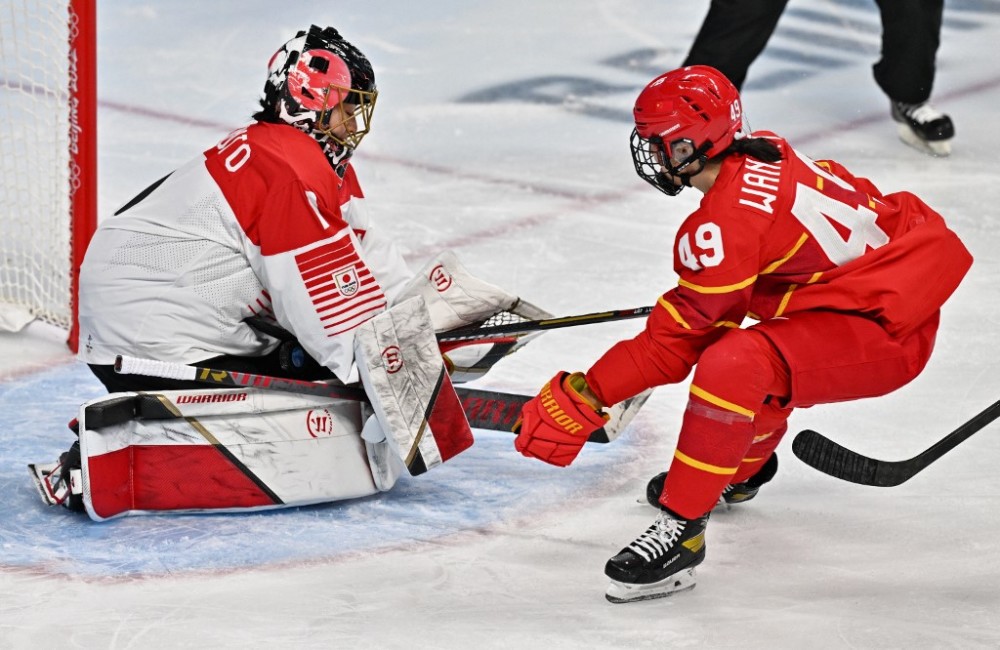 连胜势头难挡!冰球豪取十连胜 连胜势头难挡!冰球豪取十连胜
