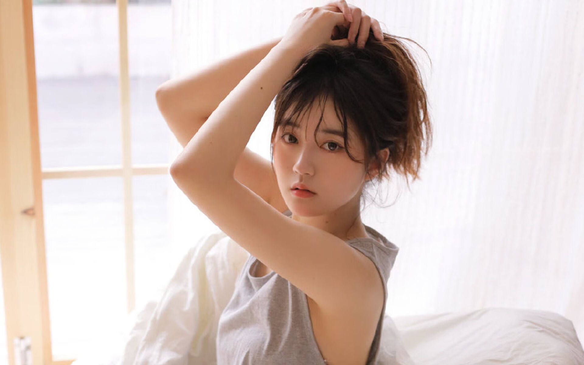 贝蒂斯友谊赛掀翻几内亚,拉亚欧冠决赛一战封神,足球世界的双重震撼