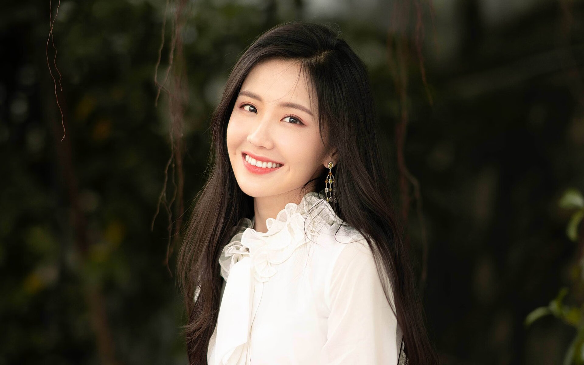 开云体育APP下载-红蓝狂想曲，炼狱中的一抹神迹